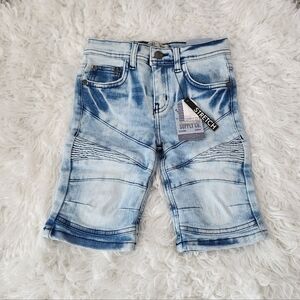 Trestles Supply Co. Bermuda Shorts. Size 4. New.